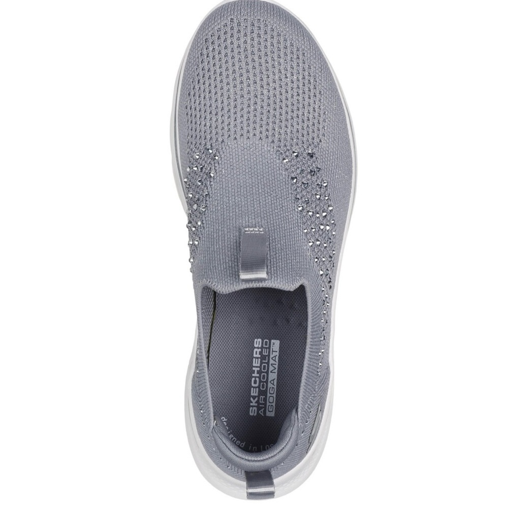 Cute slip ons - Picture 3 of 11